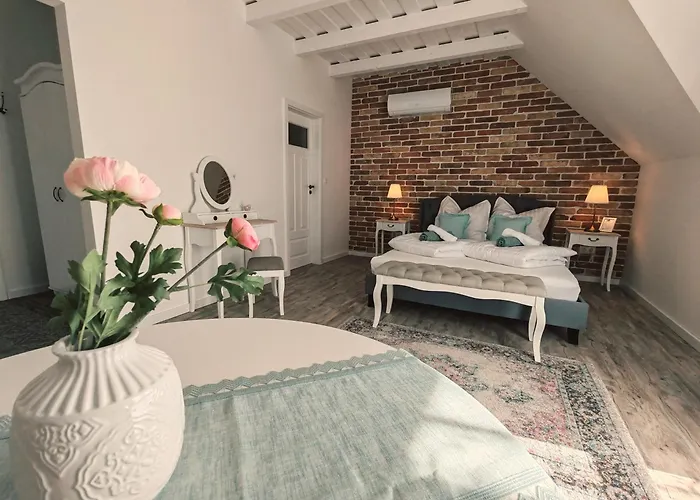 Elisoria Superiors בית הארחה צ'רסגטומאי